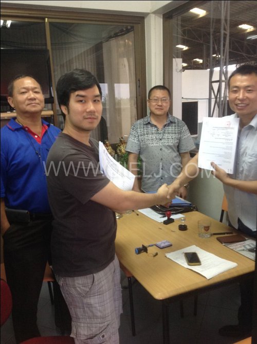 泰国客户300吨米糠膨化浸出精炼脱蜡脱脂生产线(图2) 泰国客户300吨米糠膨化浸出精炼脱蜡脱脂生产线(图2)