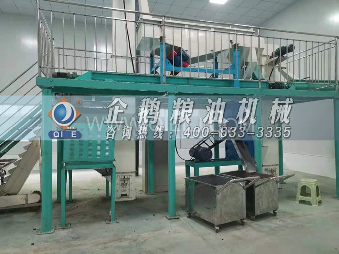 企鹅牌核桃油榨油设备,生产绿色健康油受大众喜爱(图2) 企鹅牌核桃油榨油设备,生产绿色健康油受大众喜爱(图2)